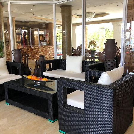 Em Royalle Hotel & Beach Resort سان خوان المظهر الخارجي الصورة