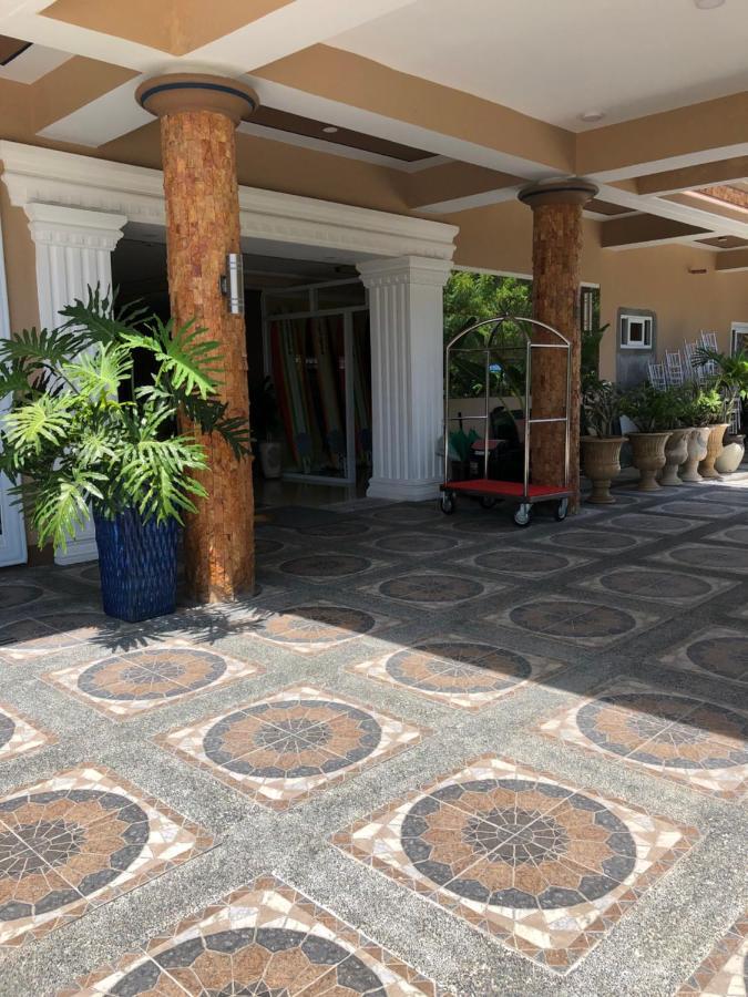 Em Royalle Hotel & Beach Resort سان خوان المظهر الخارجي الصورة