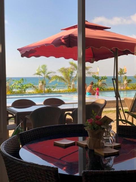 Em Royalle Hotel & Beach Resort سان خوان المظهر الخارجي الصورة